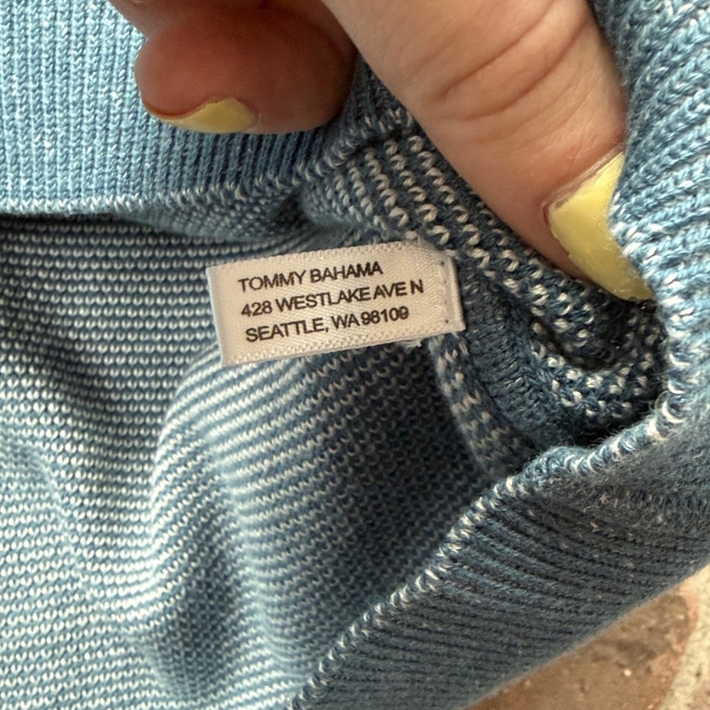 Tommy Bahama Men’s Silk Cotton V-Neck Top - Picture 5 of 7